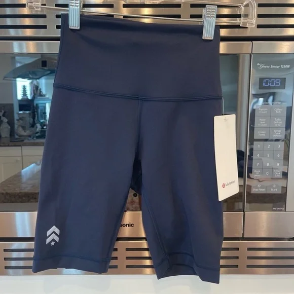 NWT Lululemon Wunder Train High Rise Short 8" true navy blue - Picture 2 of 16